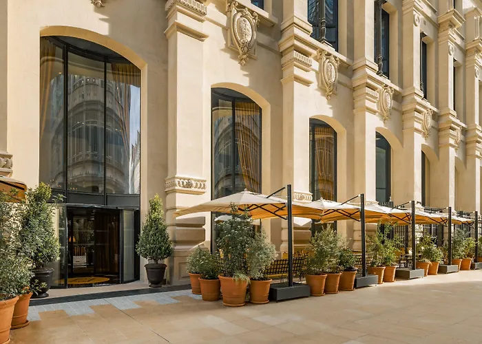 Madame ReveHotel Parigi